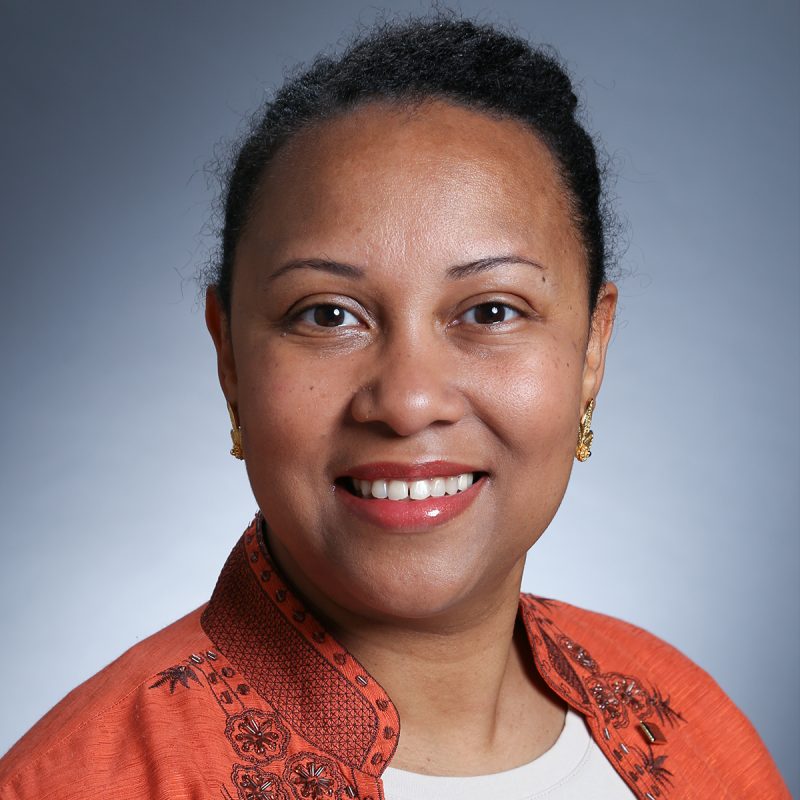 Elana Aquino headshot